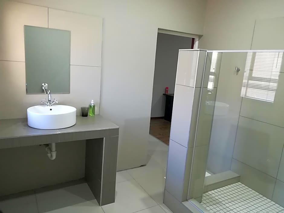 Tranquil House B&B @ 121 Berry St