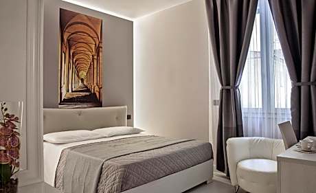 Deluxe Double Room with Shower