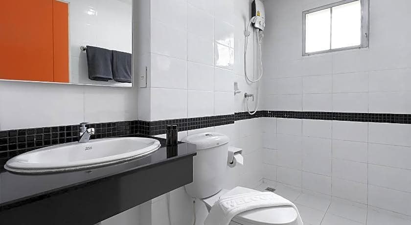 Fullroom 77 Srinakarin