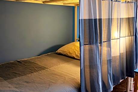 Mixed Dormitory Room
