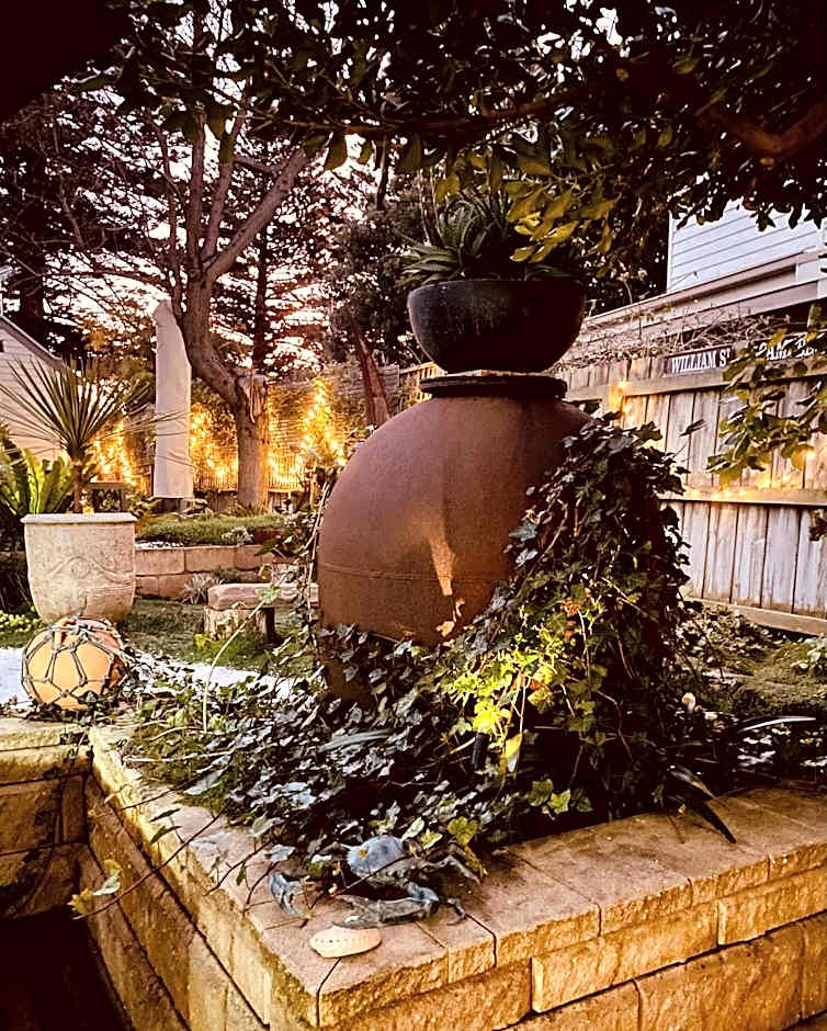 Edge17 Waterfront Apartment, plus Cottage with Garden View - Port Fairy