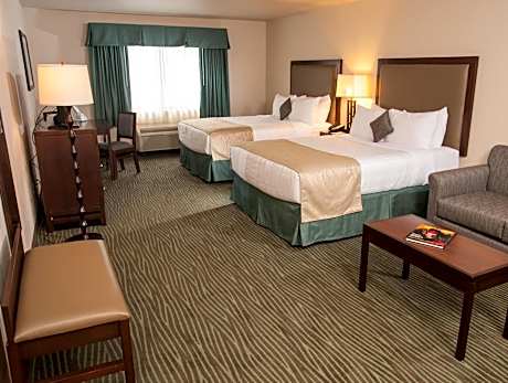 Three-Bedrooms Queen Suite - Non-Smoking