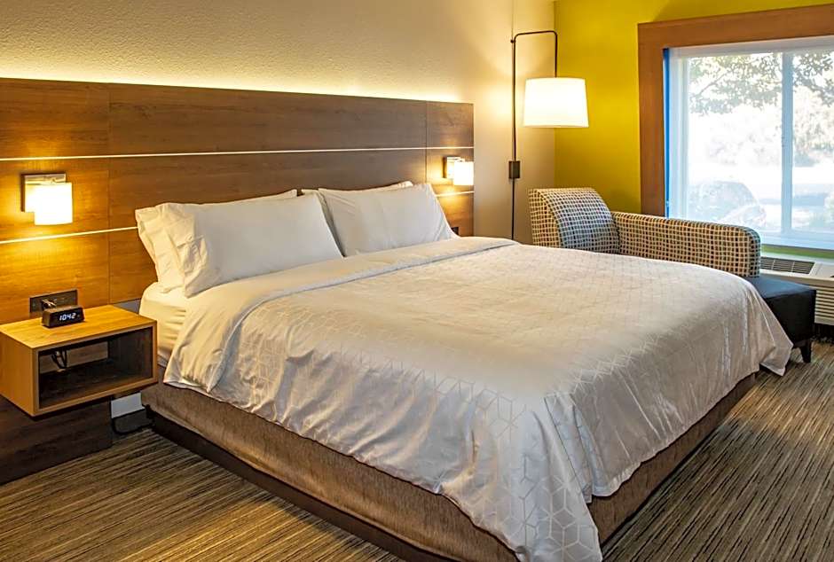 Holiday Inn Express Hotel & Suites Roseville - Galleria Area By IHG
