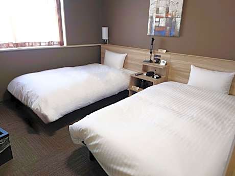 Twin Room - Non-Smoking