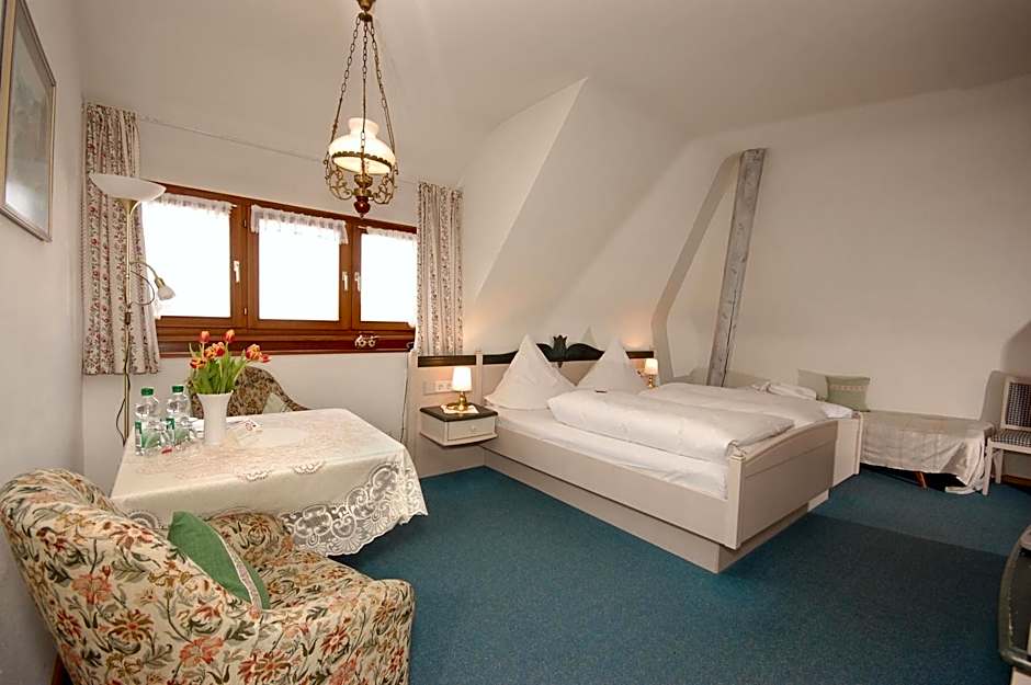Photo 1 of 6 of Double Room