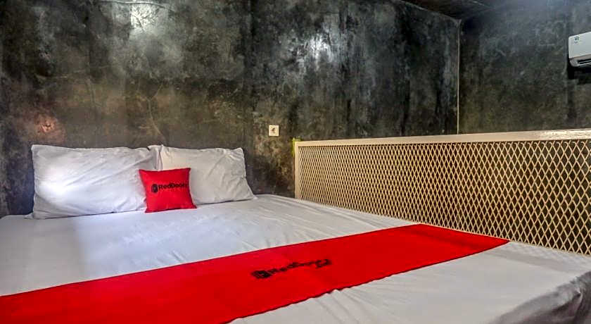 RedDoorz near Jumbo Mall Sragen