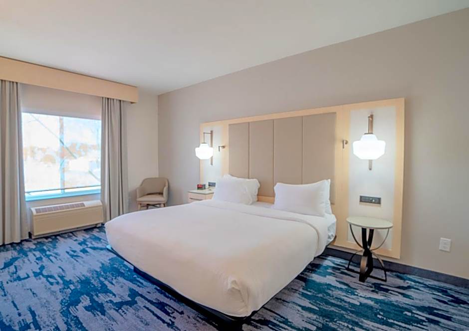 Photo 1 of 1 of 1 King Bed, Hearing/Mobility Accessible, Bathtub