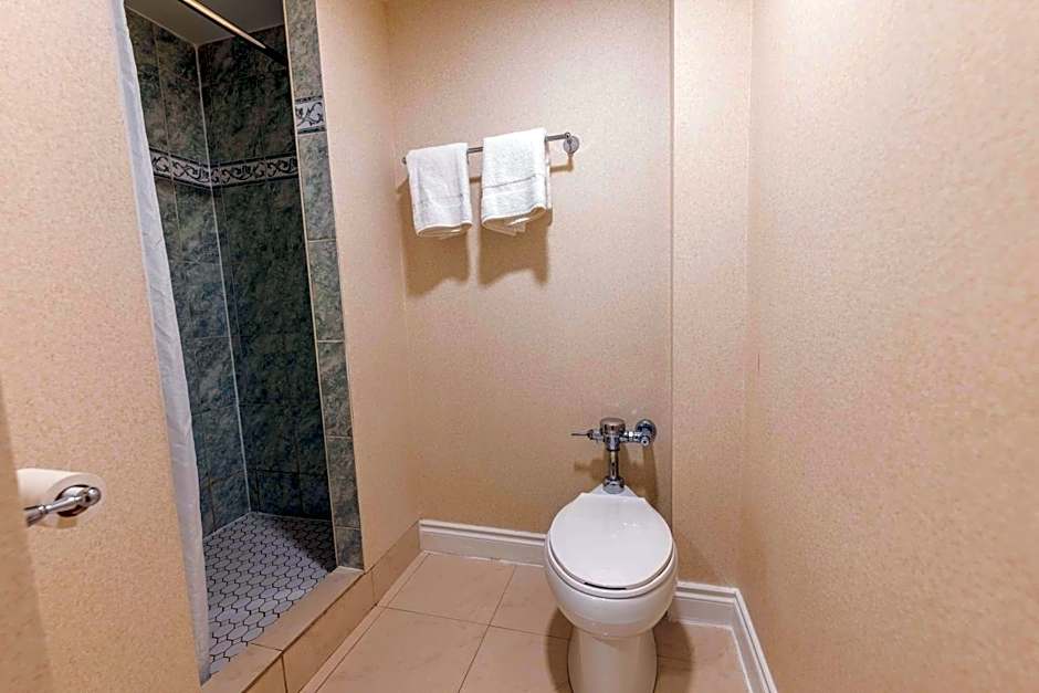 Prince Arthur Waterfront Hotel & Suites