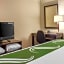 Quality Inn & Suites Petawawa