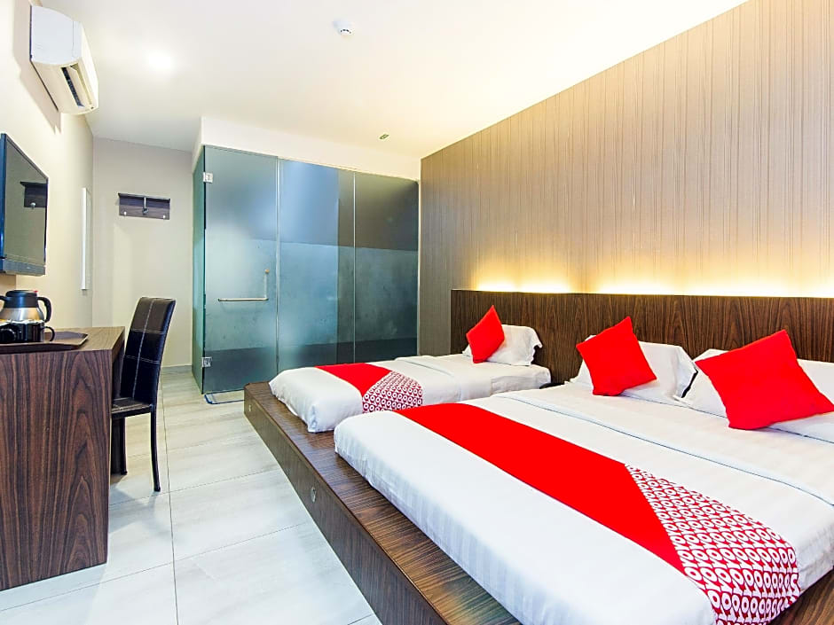 Super OYO 340 Comfort Hotel