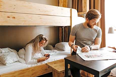 Bed in 4-Bed Mixed Dormitory Room - 18-35 Years Old Only