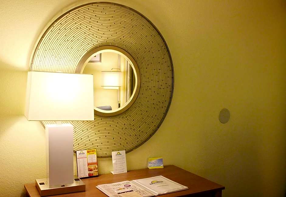 Days Inn by Wyndham Newark Wilmington