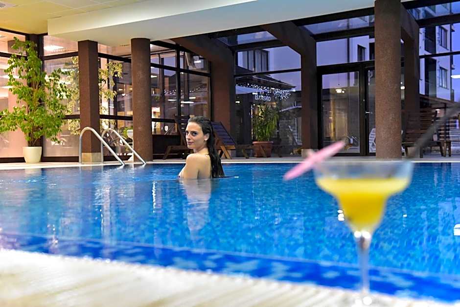 Royal Bansko - Family Apart Hotel With All Inclusive Light or HB&Drinks and Hot Pool & Jacuzzis