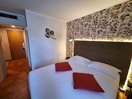 Classic Double Room - Non-Smoking