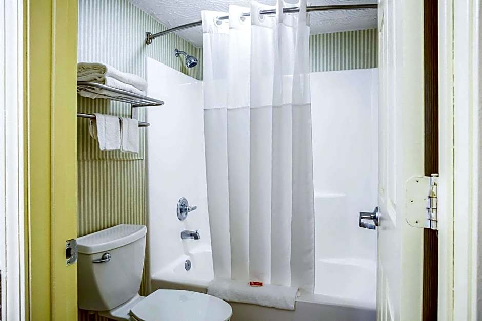 Econo Lodge Huntington - Barboursville University Area