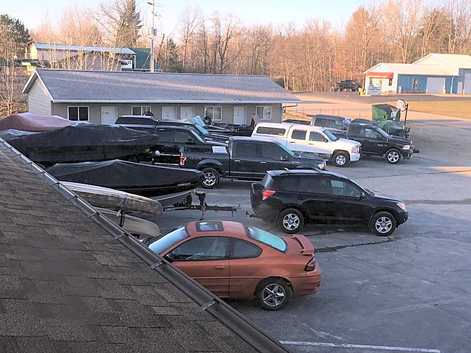 Tarragon Motel