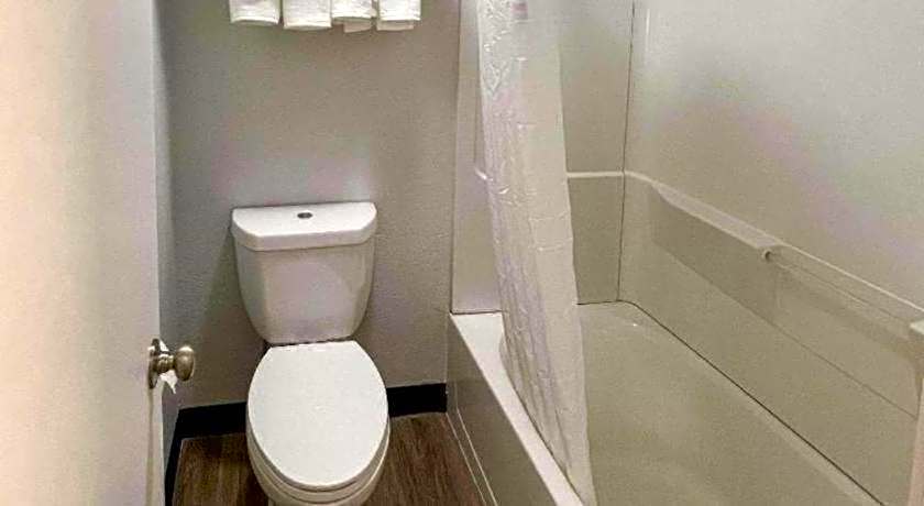 Quality Inn & Suites Columbus West