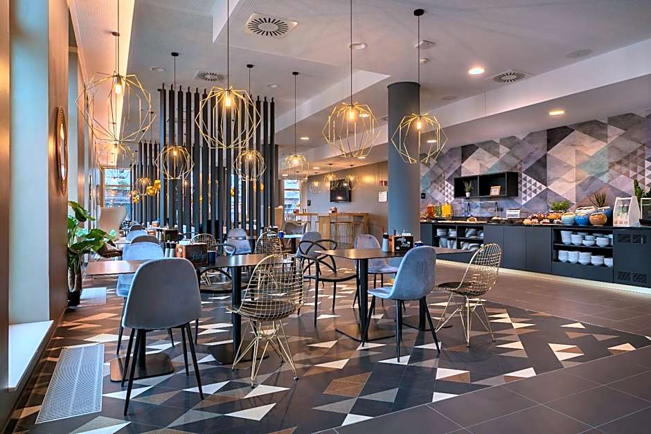 Holiday Inn - the niu, Ridge Halle Central Station By IHG