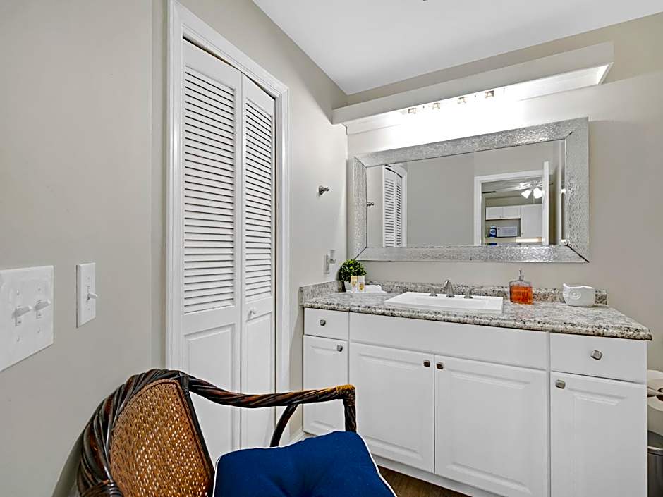 Charming Beach Studio With Pool & Sauna