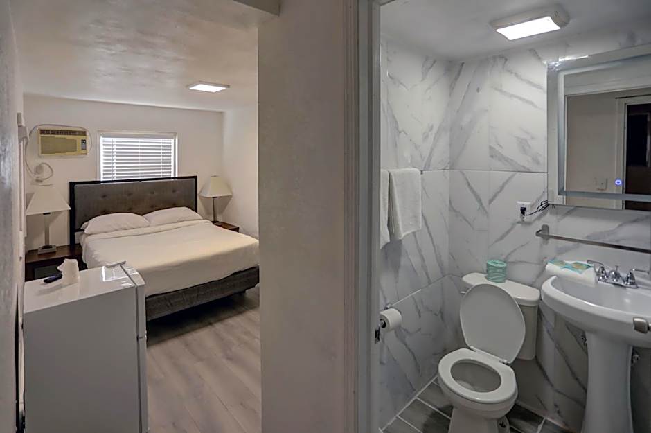 Beach and Town Motel