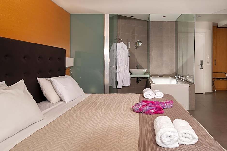 Atlantis City Hotel