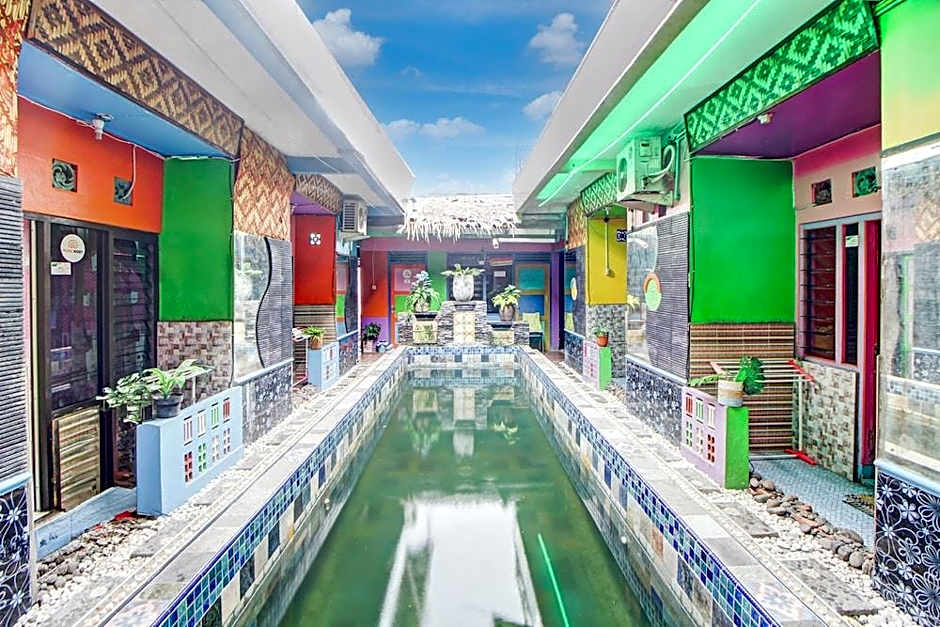 OYO 91601 Double-Degree Syariah (Female & Family)