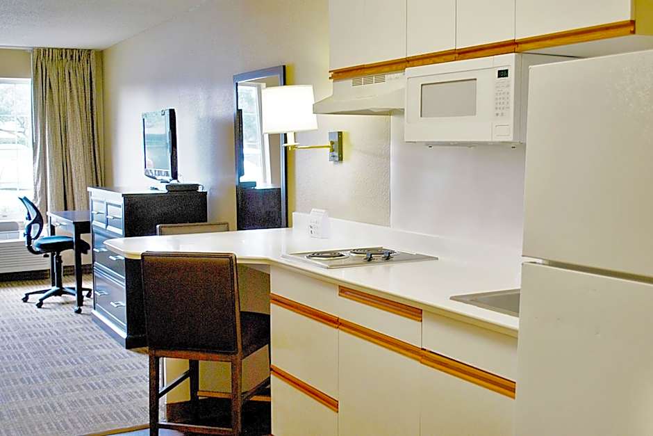 Extended Stay America Suites - St. Louis - Westport - Central