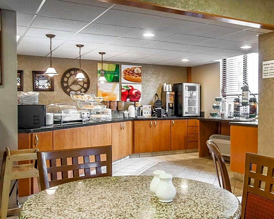 Quality Inn & Suites North Springfield