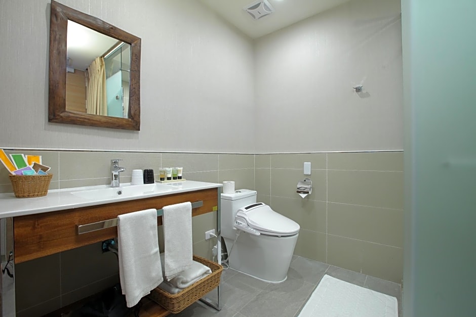 TAINAN JULIE'S GARDEN