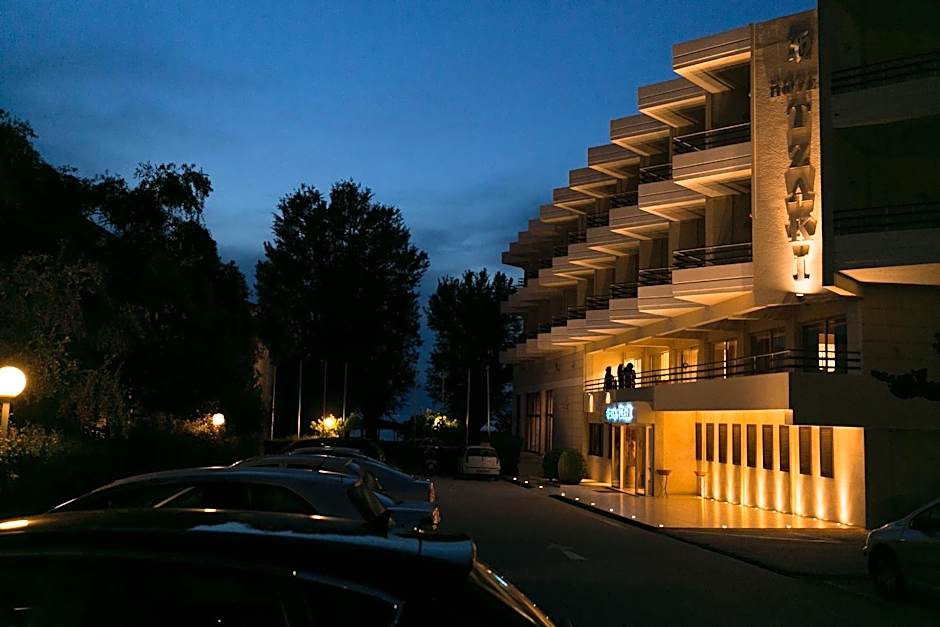 Tzaki hotel & restaurant Patras