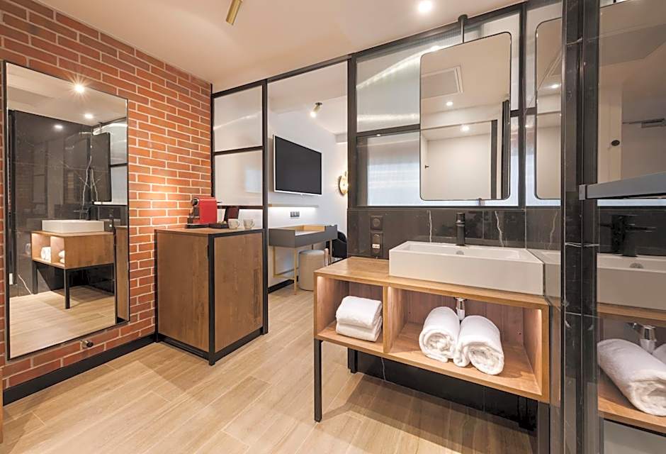 Golden Tulip Paris CDG Airport  Villepinte