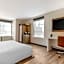 Cambria Hotel Denver Downtown RiNo