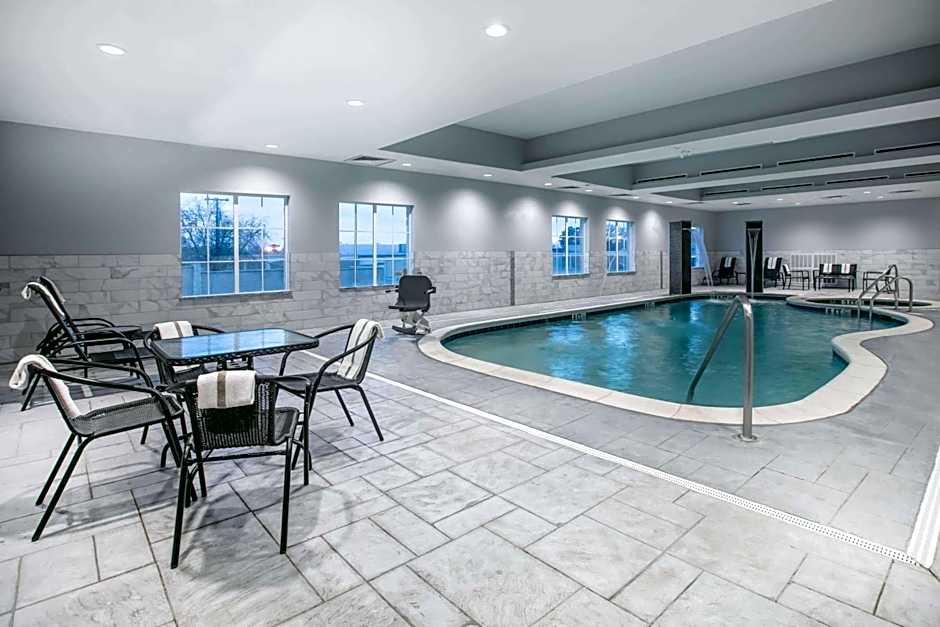La Quinta Inn & Suites by Wyndham DFW Airport West - Euless