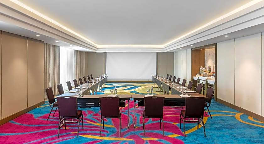 Dusit Thani Manila Hotel