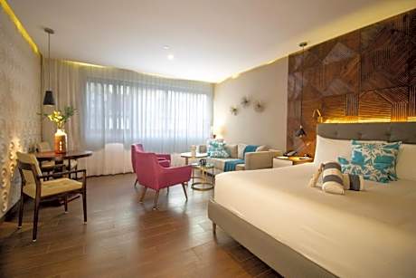 The Fives Downtown Hotel & Residences, Curio Collection by Hilton