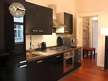 Executive Suite With Kitchen