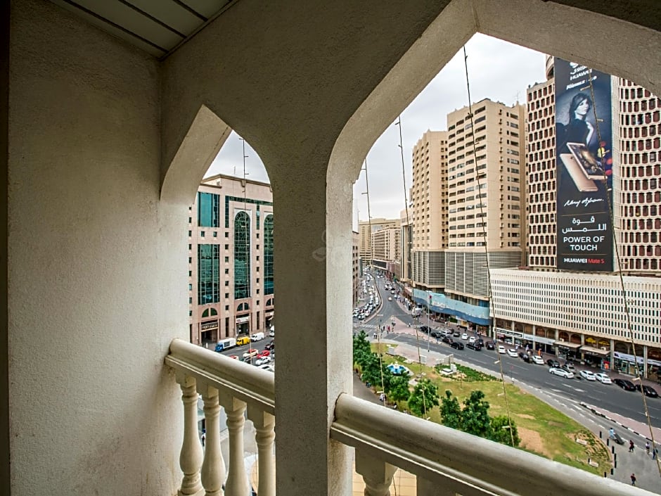 Landmark Plaza Hotel