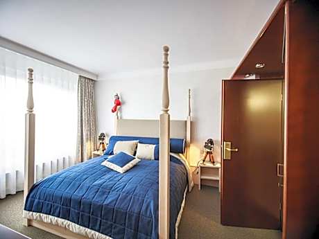 Giant Suite