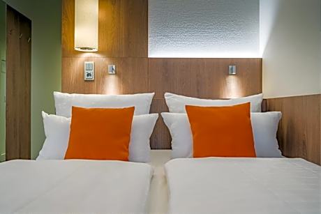 Queensize Double Room - 160 x 79 in