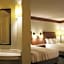 La Quinta Inn & Suites by Wyndham Atlanta Ballpark/Galleria