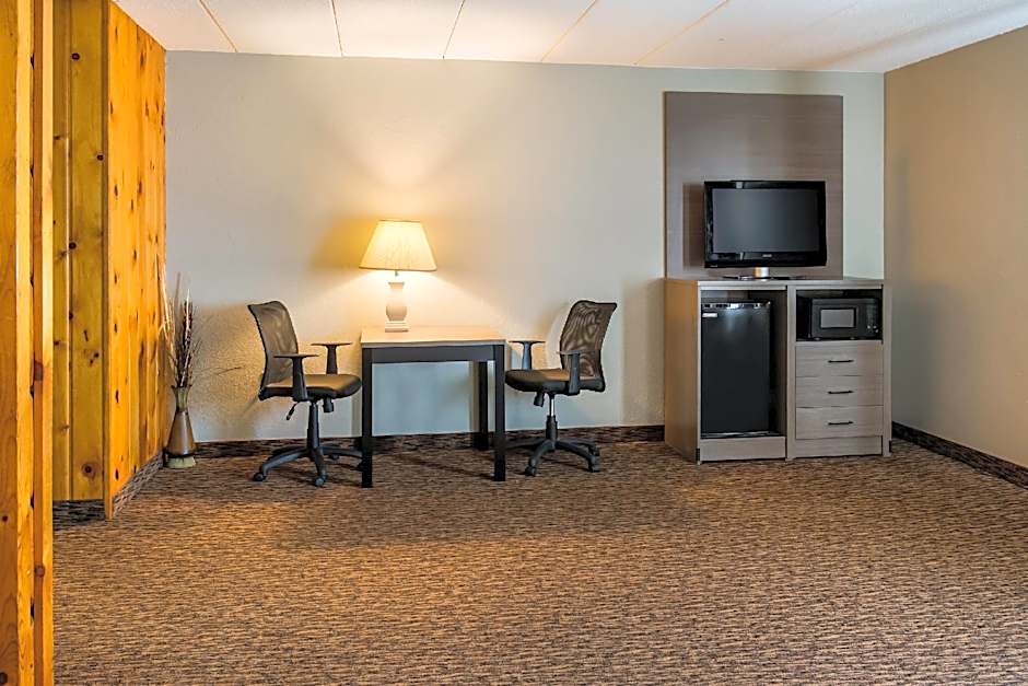 Econo Lodge Duluth near Miller Hill Mall