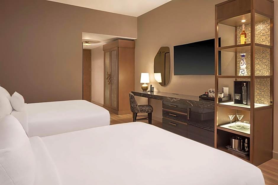 Caesars Republic Scottsdale, a Hilton Hotel