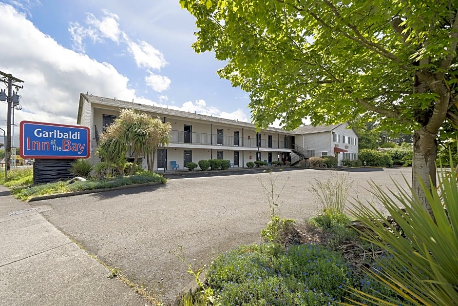 Garibaldi Inn at the Bay