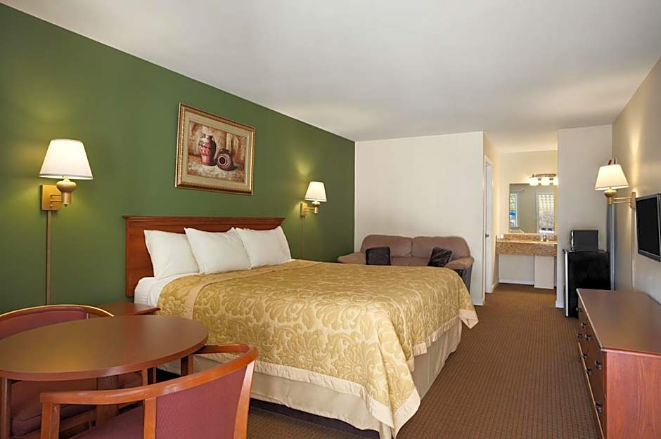 Super 8 by Wyndham Mifflinville Near Bloomsburg