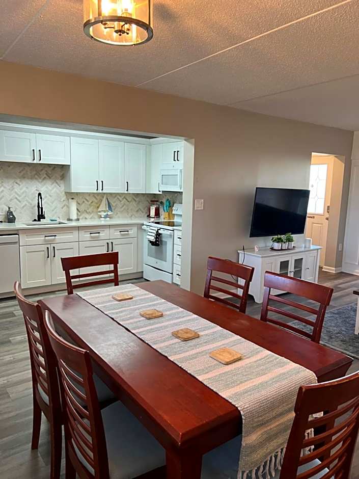 Wondrous Waterfront Condo w/ Pool & Washer/Dryer