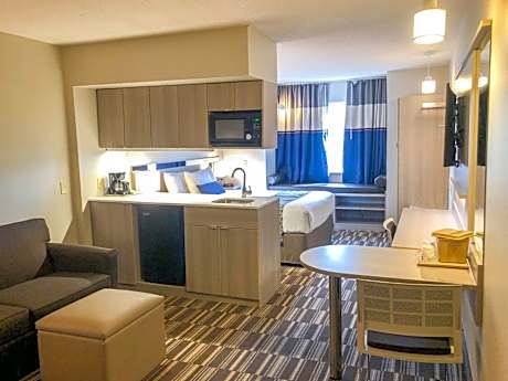 Studio Suite with 1 Queen Bed, Non-Smoking