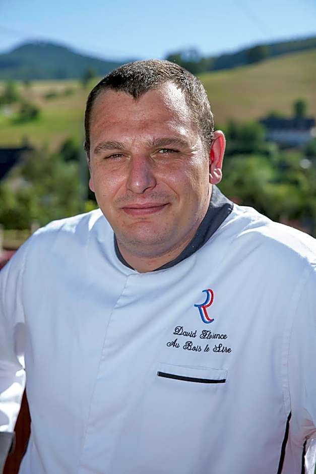 Logis Hostellerie Motel Au Bois Le Sire