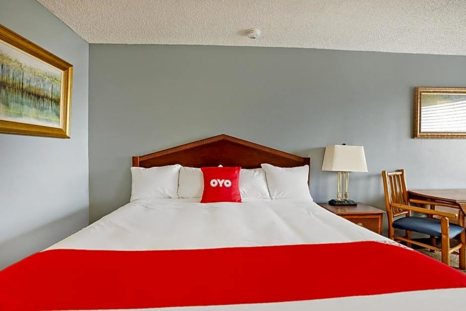 OYO Hotel Branson MO-165