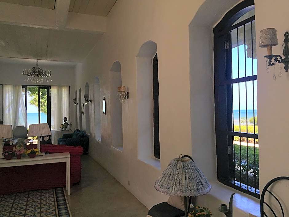 Brassiere Beach Hotel