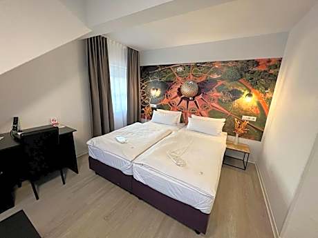 Standard Double Suite